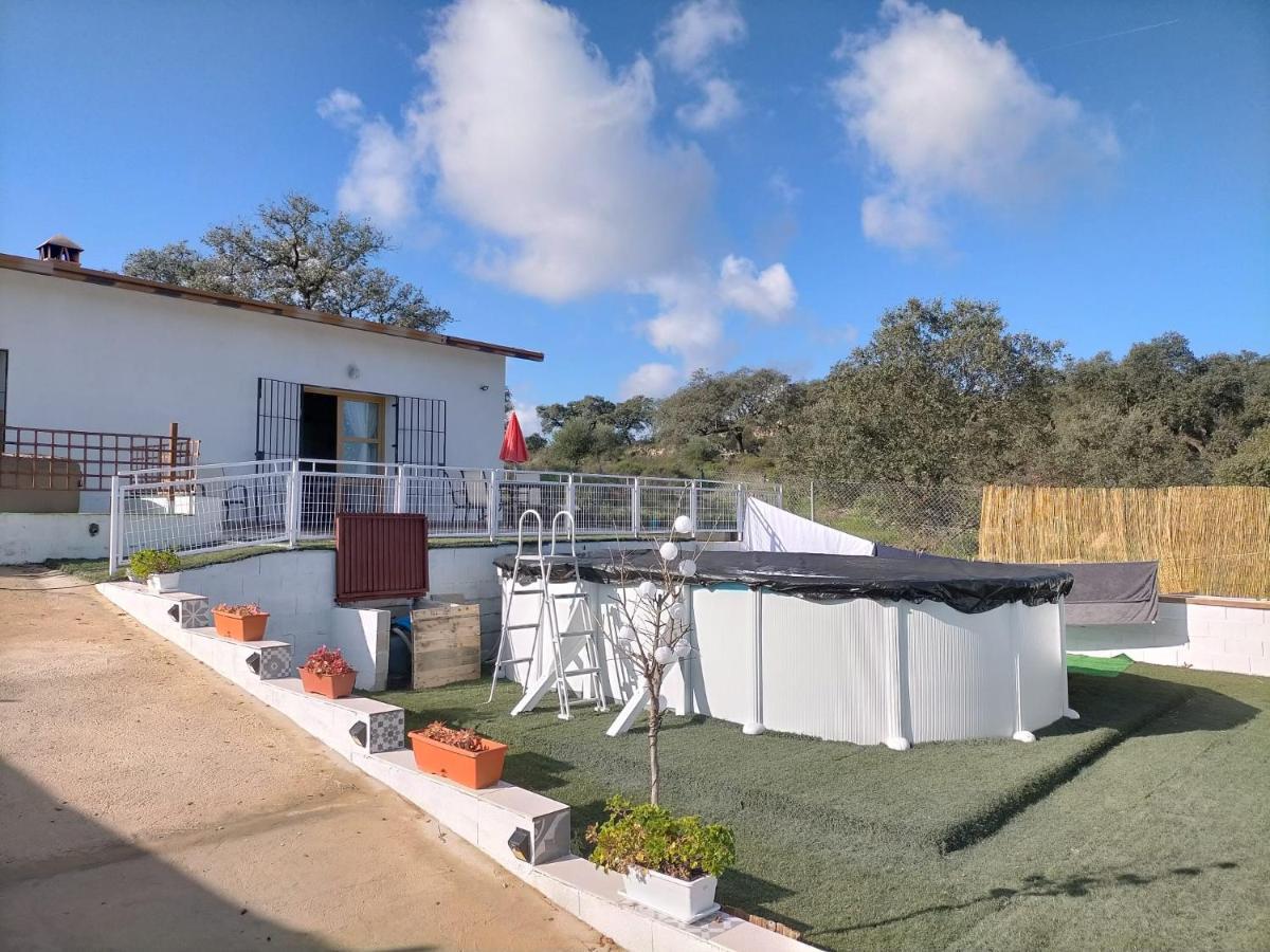 Villa Saudade, Casa Entre Encinas 埃尔卡斯蒂略德拉斯瓜尔达斯 外观 照片