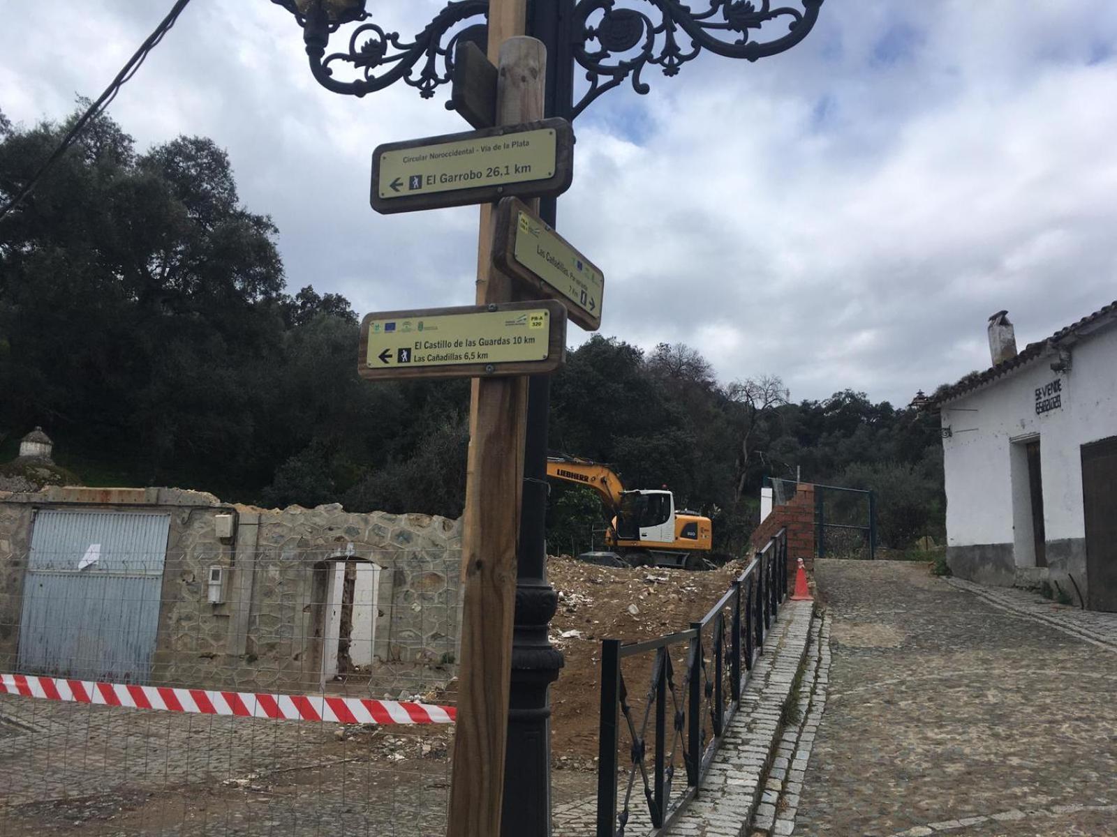 Villa Saudade, Casa Entre Encinas 埃尔卡斯蒂略德拉斯瓜尔达斯 外观 照片